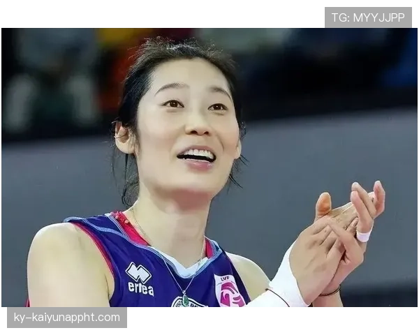 朱婷训练完啃鸡腿那一下，真·自律到骨子里了